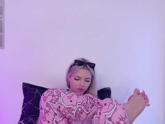 Aisha-engel live cam on BongaCams