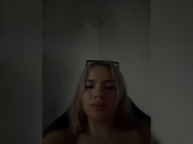Aisha-engel live cam on BongaCams