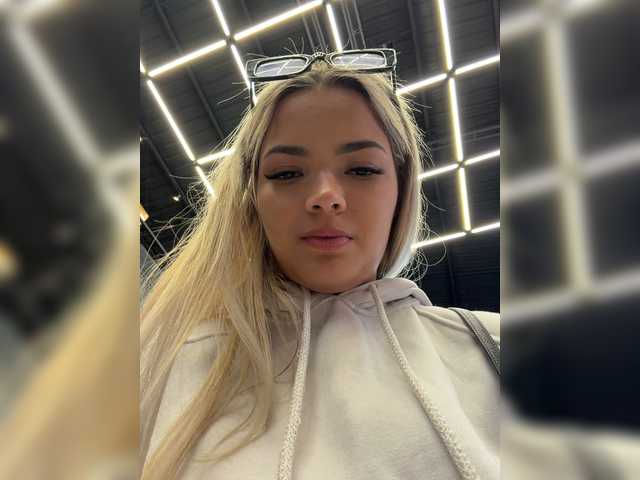 Aisha-engel live cam on BongaCams