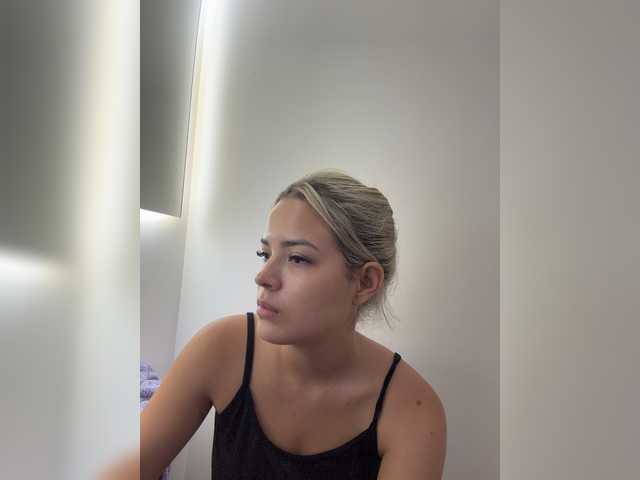 Aisha-engel live cam on BongaCams