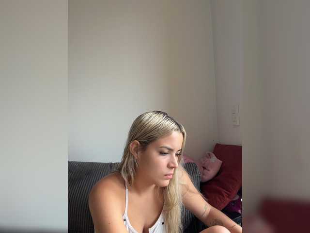 Aisha-engel live cam on BongaCams