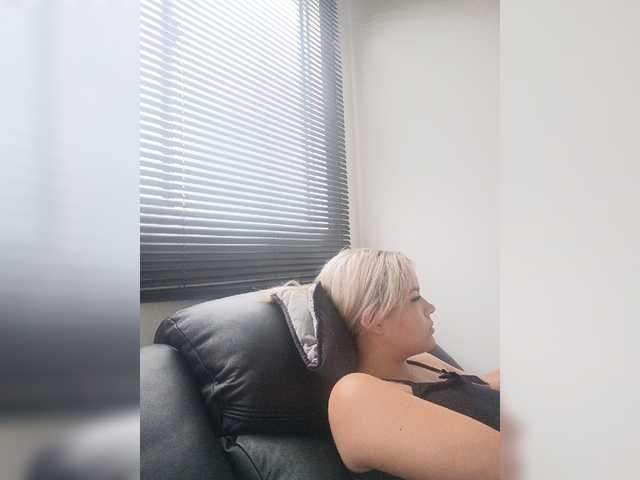 Aisha-engel live cam on BongaCams