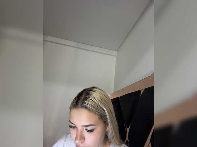 Aisha-engel live cam on BongaCams