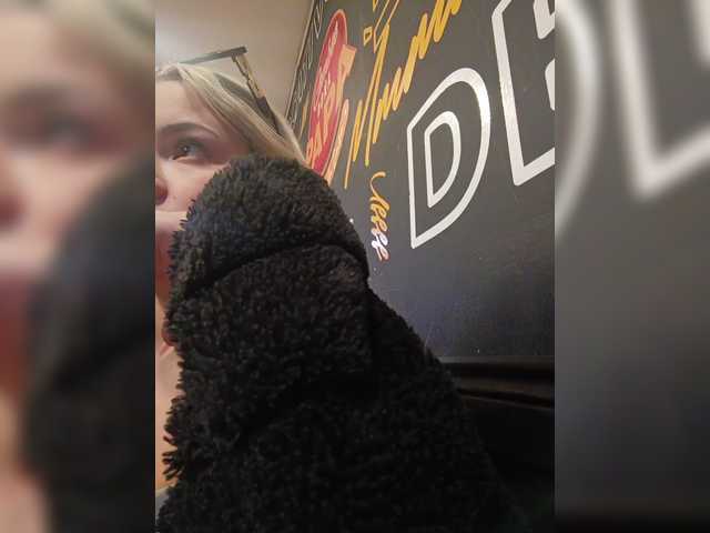 Aisha-engel live cam on BongaCams