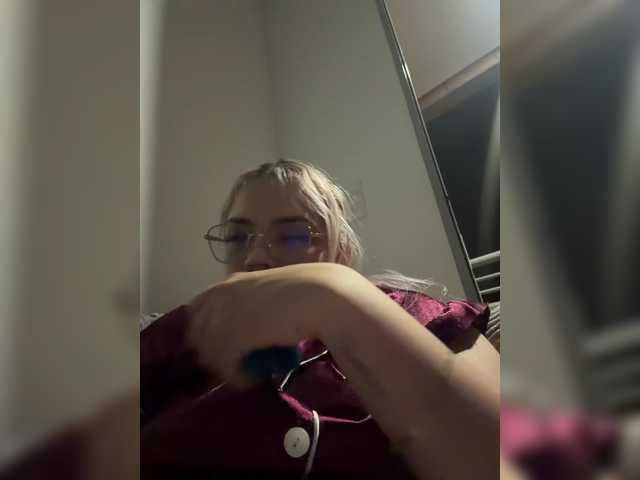 Aisha-engel live cam on BongaCams