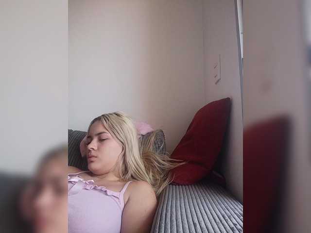 Aisha-engel live cam on BongaCams
