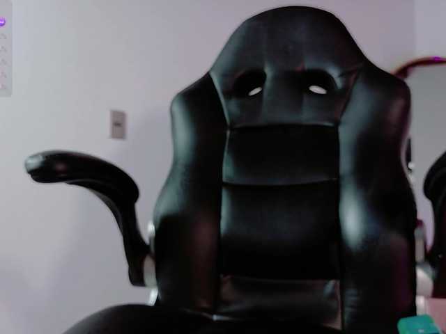 Aisha-engel live cam on BongaCams