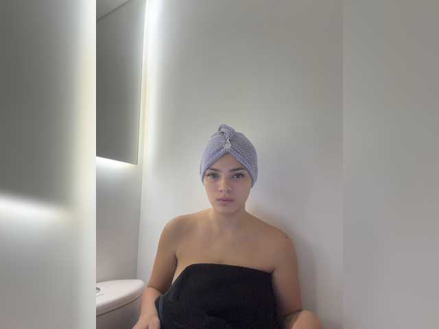 Aisha-engel live cam on BongaCams