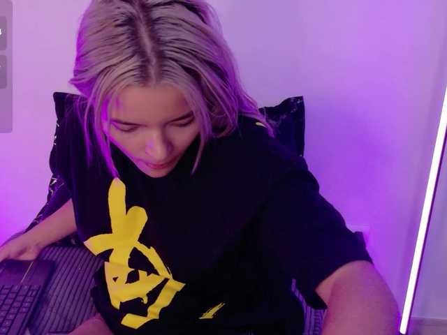 Aisha-engel live cam on BongaCams