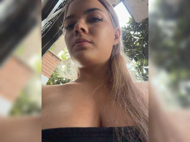 Aisha-engel live cam on BongaCams