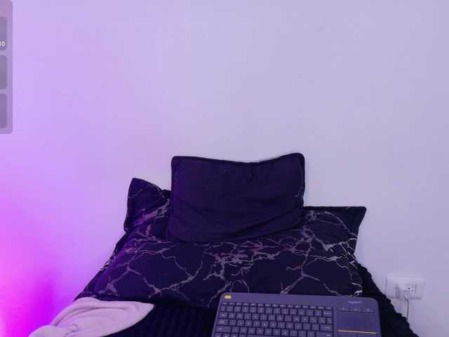 Aisha-engel live cam on BongaCams