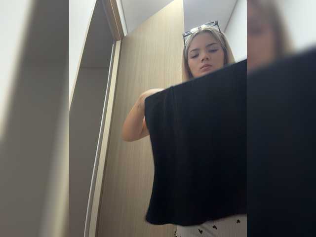 Aisha-engel live cam on BongaCams
