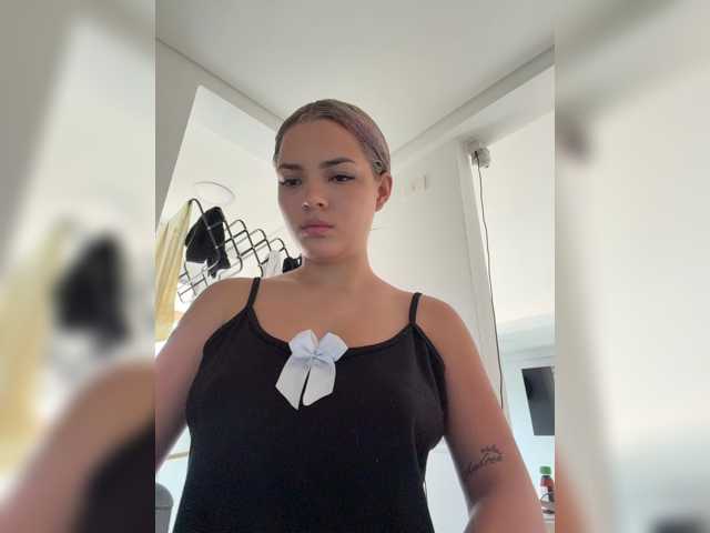 Aisha-engel live cam on BongaCams
