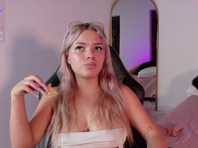 Aisha-engel live cam on BongaCams