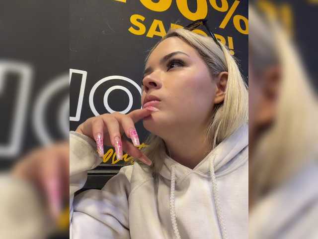 Aisha-engel live cam on BongaCams
