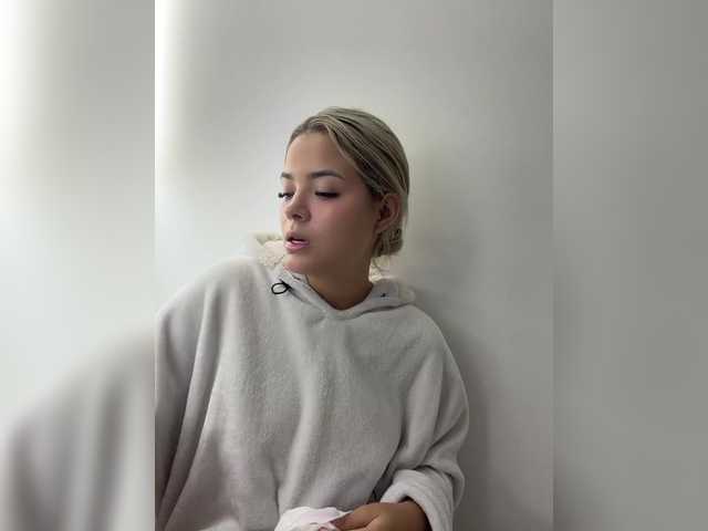 Aisha-engel live cam on BongaCams