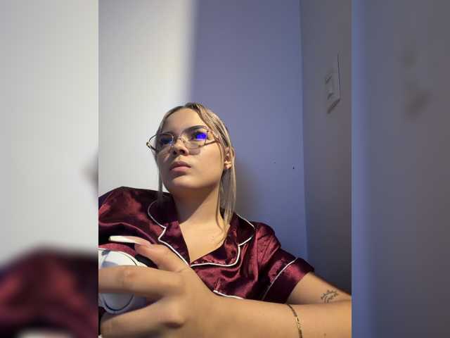 Aisha-engel live cam on BongaCams