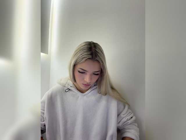 Aisha-engel live cam on BongaCams