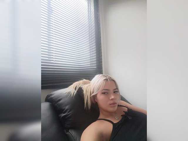 Aisha-engel live cam on BongaCams