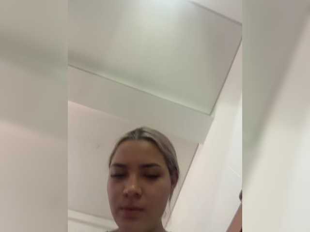 Aisha-engel live cam on BongaCams
