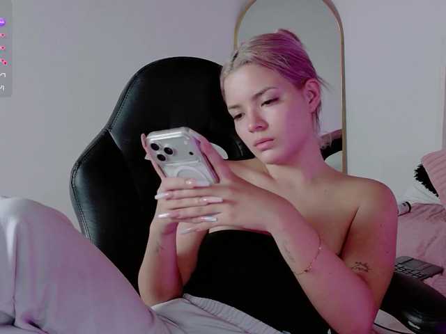 Aisha-engel live cam on BongaCams