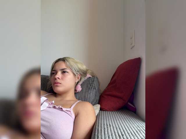 Aisha-engel live cam on BongaCams