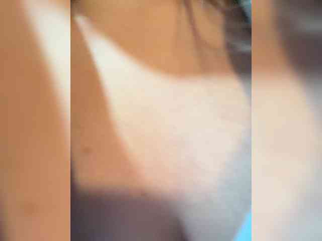 Modelo: Aisha-engel