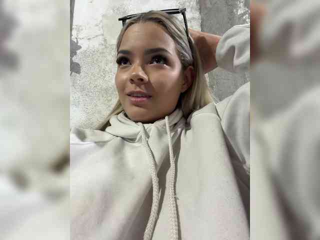 Modelo: Aisha-engel