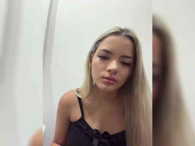 Modelo: Aisha-engel