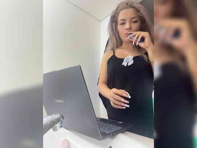 Aisha-engel webcam