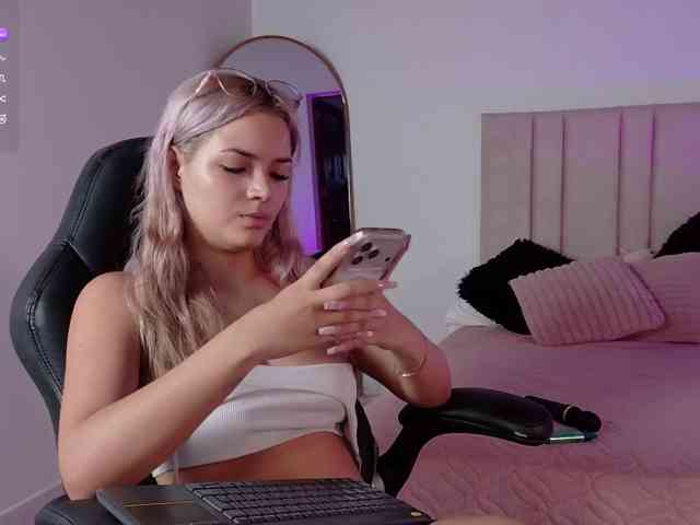 Aisha-engel Live Webcam on BongaCams