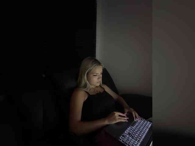 Aisha-engel webcam