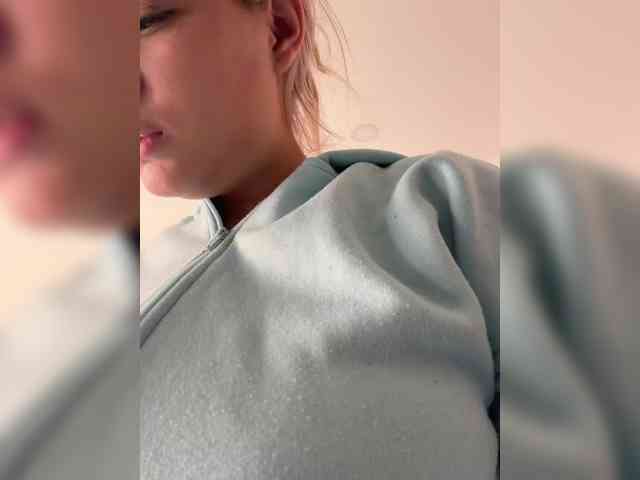 Modelo: Aisha-engel