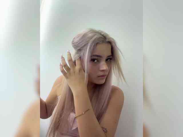Modelo: Aisha-engel
