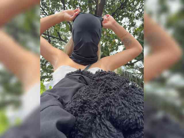 Modelo: Aisha-engel