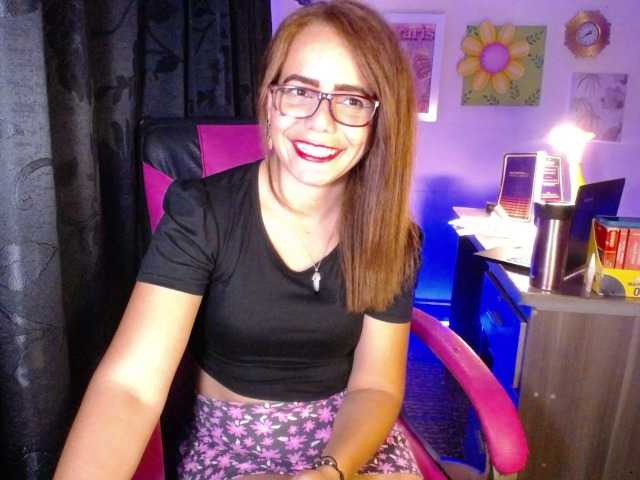 danielle-rose live cam preview