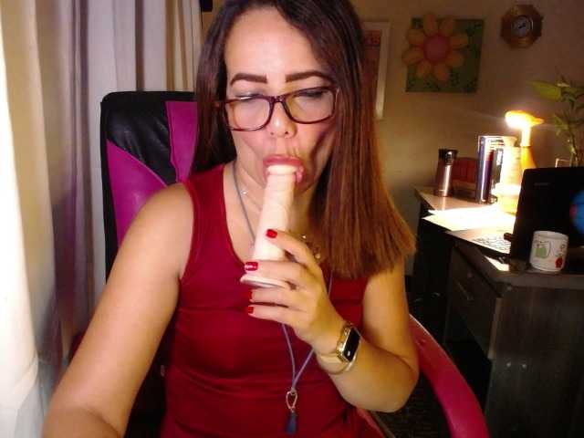 danielle-rose live cam on BongaCams