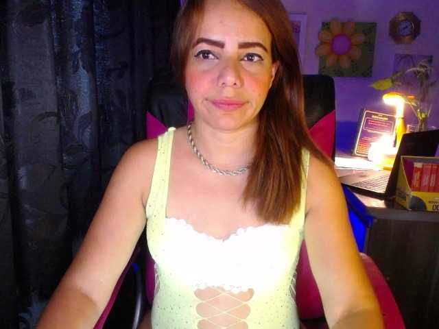 danielle-rose live cam on BongaCams