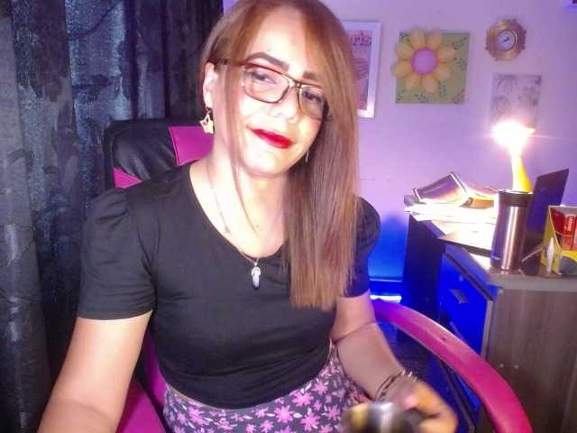 danielle-rose live cam on BongaCams
