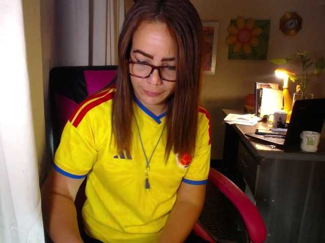 danielle-rose live cam on BongaCams