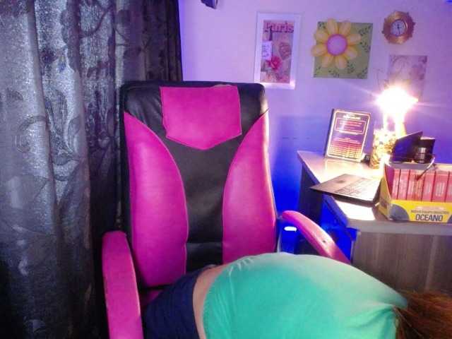 danielle-rose live cam on BongaCams