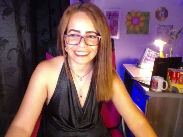 danielle-rose live cam on BongaCams
