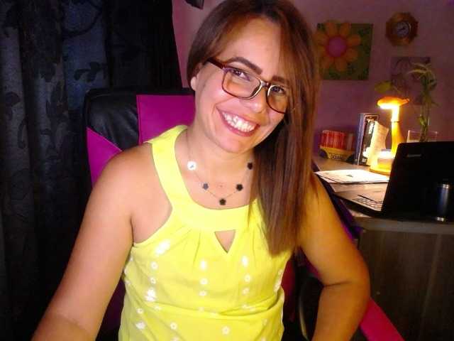 danielle-rose live cam on BongaCams
