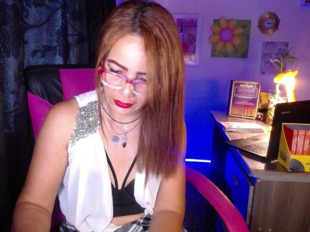 danielle-rose live cam on BongaCams