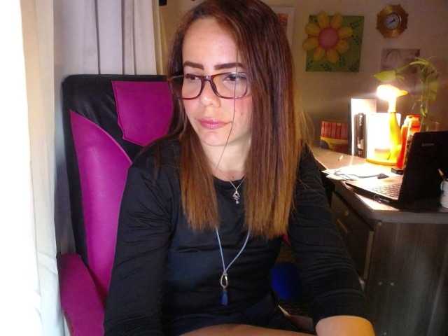danielle-rose live cam on BongaCams