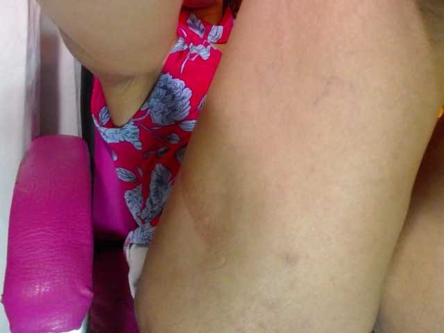 danielle-rose's BongaCams show and profile