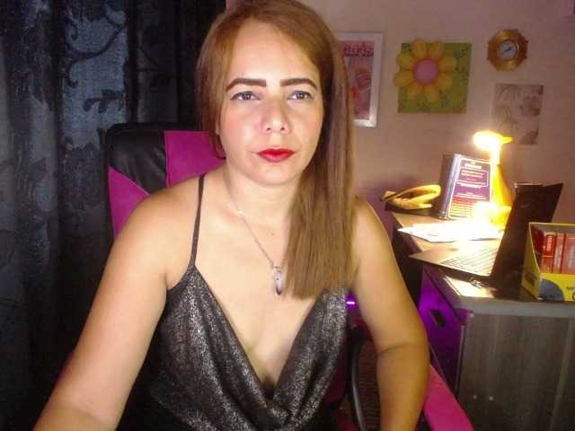 danielle-rose live cam on BongaCams