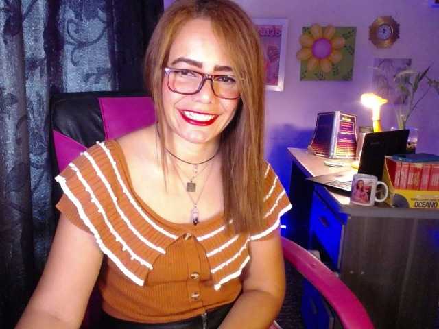 danielle-rose live cam on BongaCams