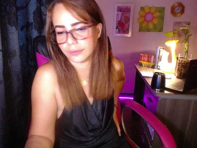 danielle-rose live cam on BongaCams