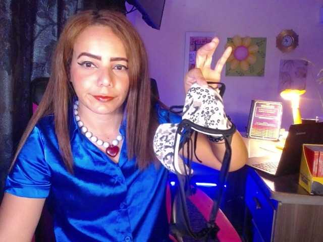 danielle-rose live cam on BongaCams